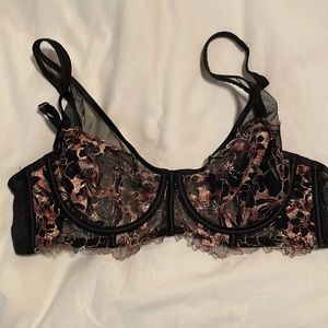 Black and gold lace full coverage sexy bra